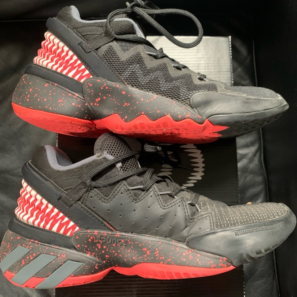 Adidas’s D.O.N. Issue 2 J Marvel Venom edition US Kids size 6